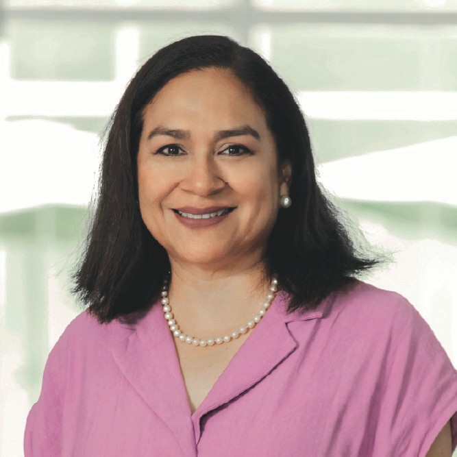 Dr. Chiluzia Garcia Dr. Chiluzia Garcia